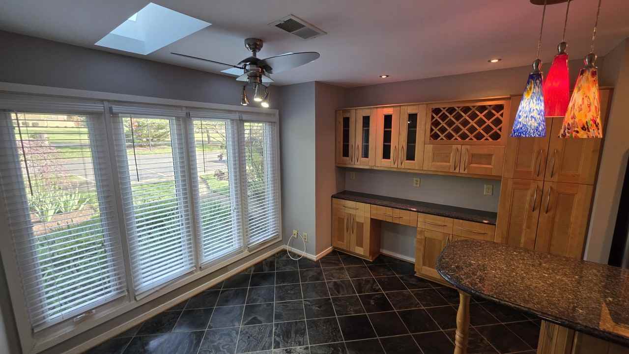 2770 Old Point Dr - Photo 2 of 22