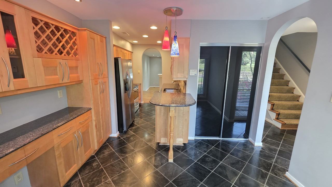 2770 Old Point Dr - Photo 3 of 22