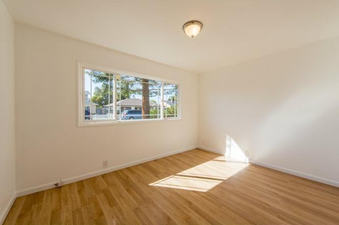 1825 Evergreen St - Photo 3 of 10