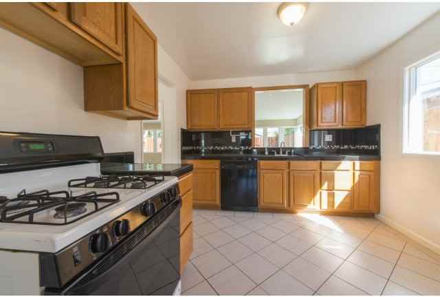 1825 Evergreen St - Photo 7 of 10