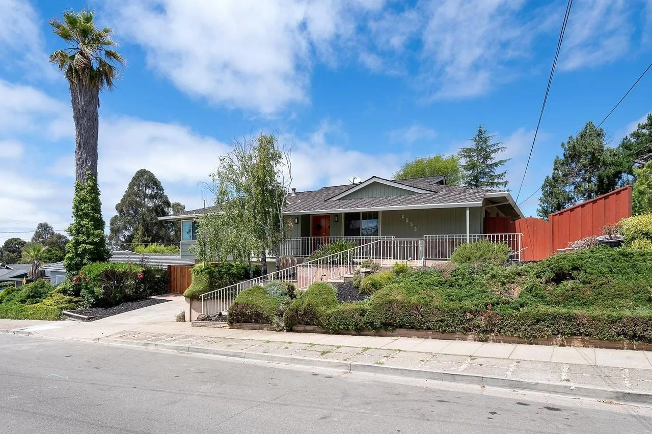 2932 Oakes Dr - Photo 6 of 17