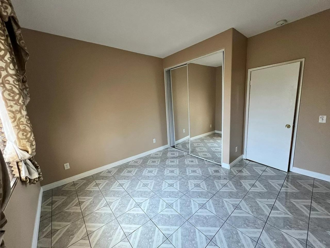 4752 Revere St - Photo 3 of 21