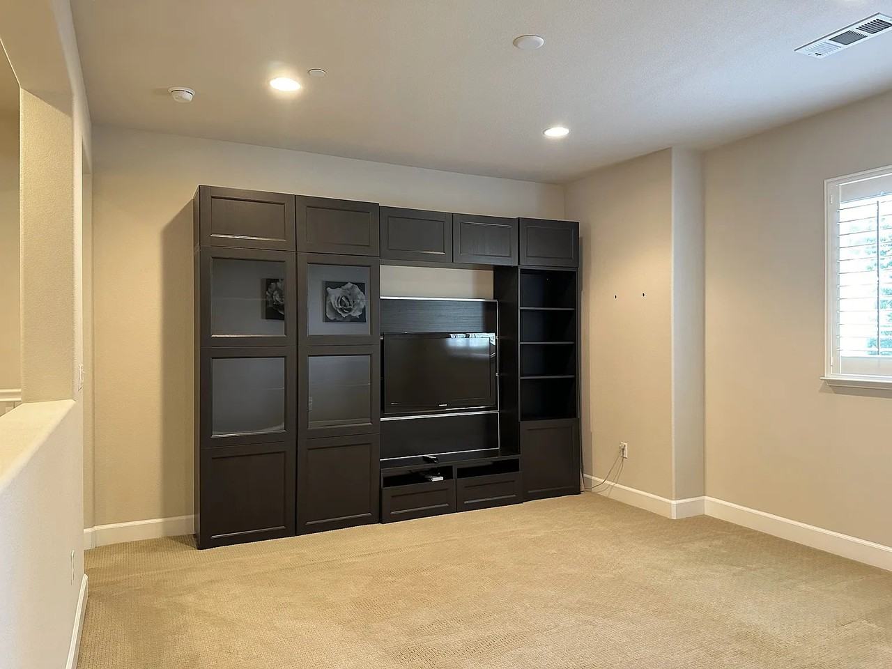 2597 Bassetts Way - Photo 4 of 20