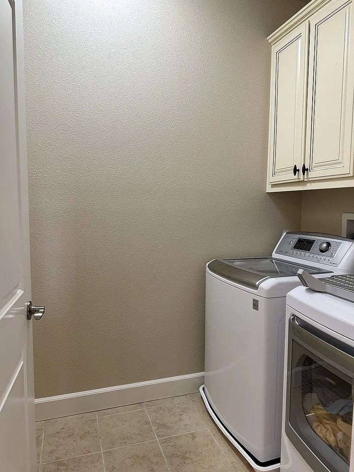 2597 Bassetts Way - Photo 5 of 20