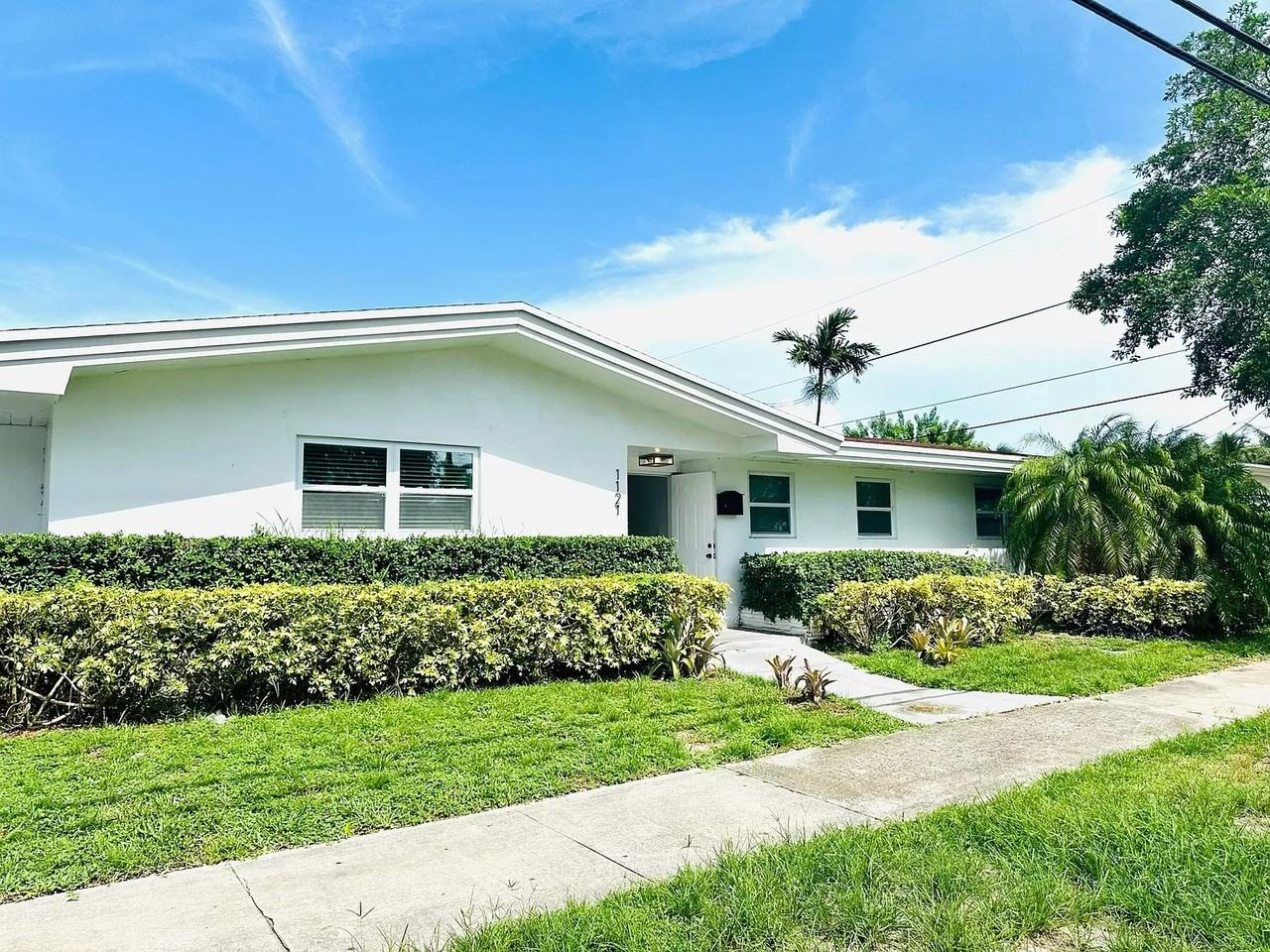 1121 N 40th Ave - Photo 2 of 25