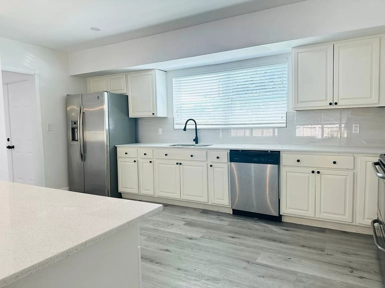 1121 N 40th Ave - Photo 7 of 25