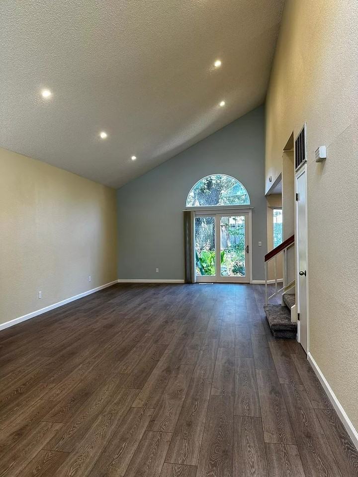 403 Jane Dr - Photo 3 of 20