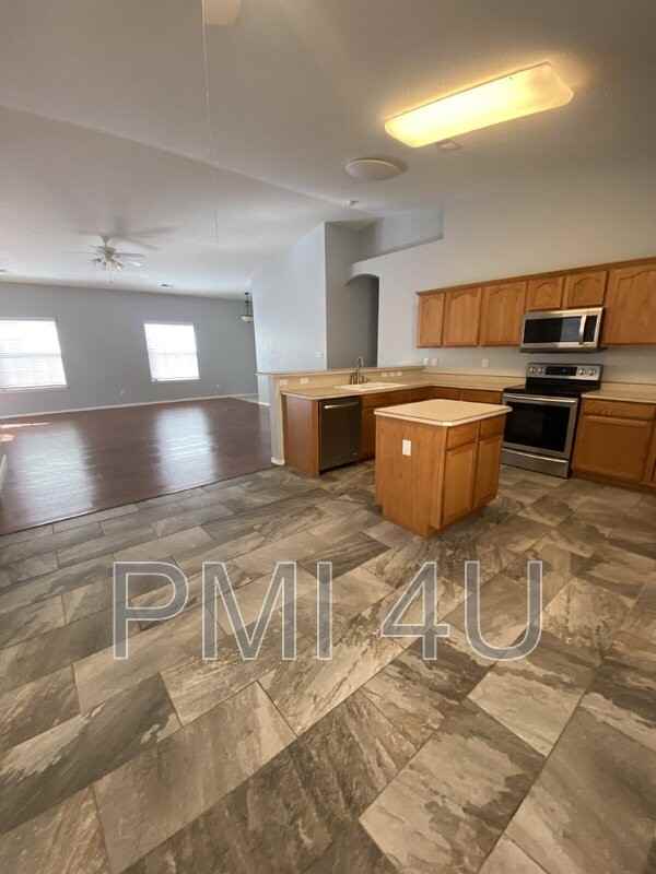 5504 Mansfield Pl Nw - Photo 4 of 14