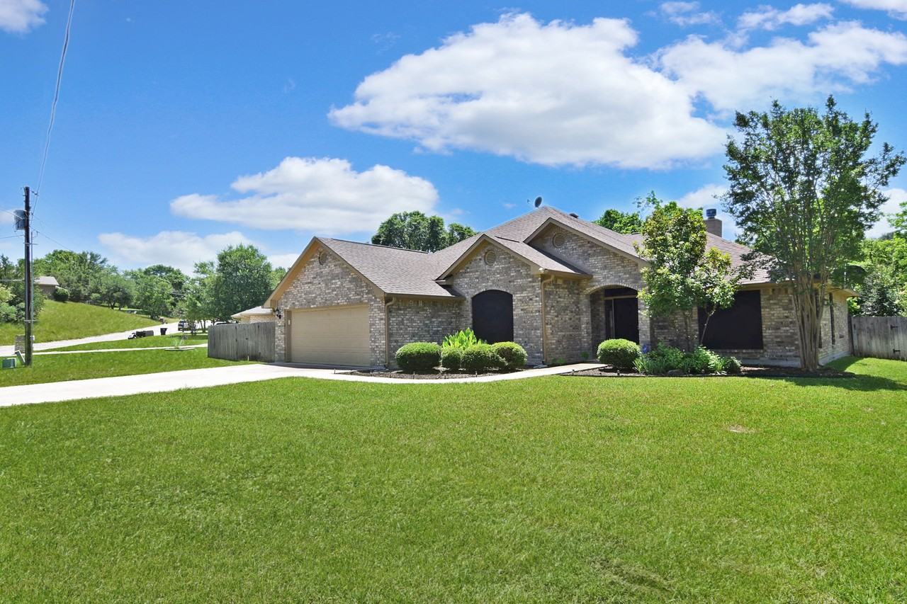 4701 Arrowhead Dr - Photo 2 of 22