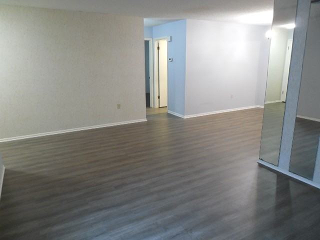 13102 Pembrook Ct - Photo 5 of 21