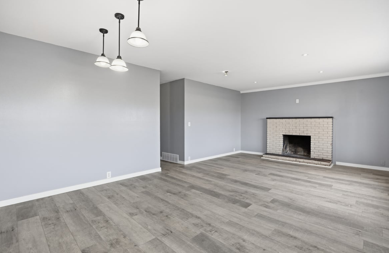 1014 Fosdick Dr - Photo 3 of 18