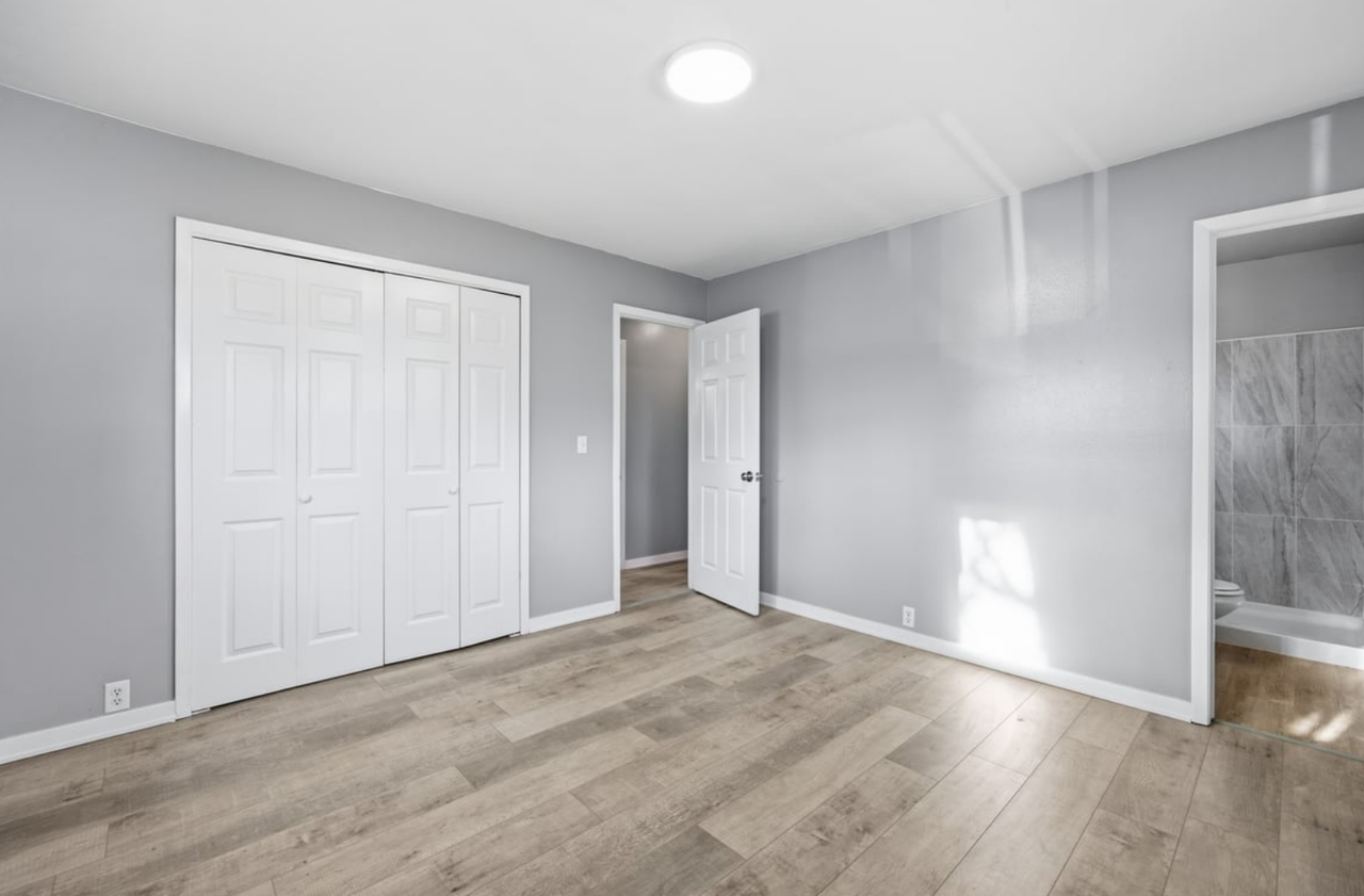 1014 Fosdick Dr - Photo 4 of 18