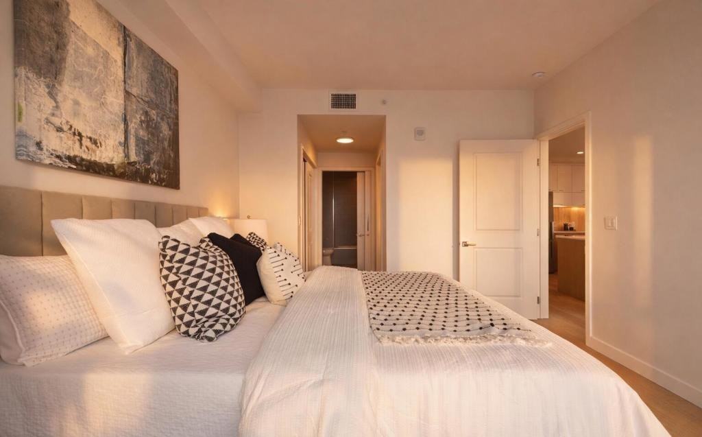 400 S Broadway - Photo 2 of 3