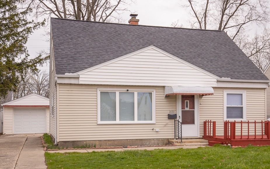 26351 Farringdon Ave - Photo 2 of 22