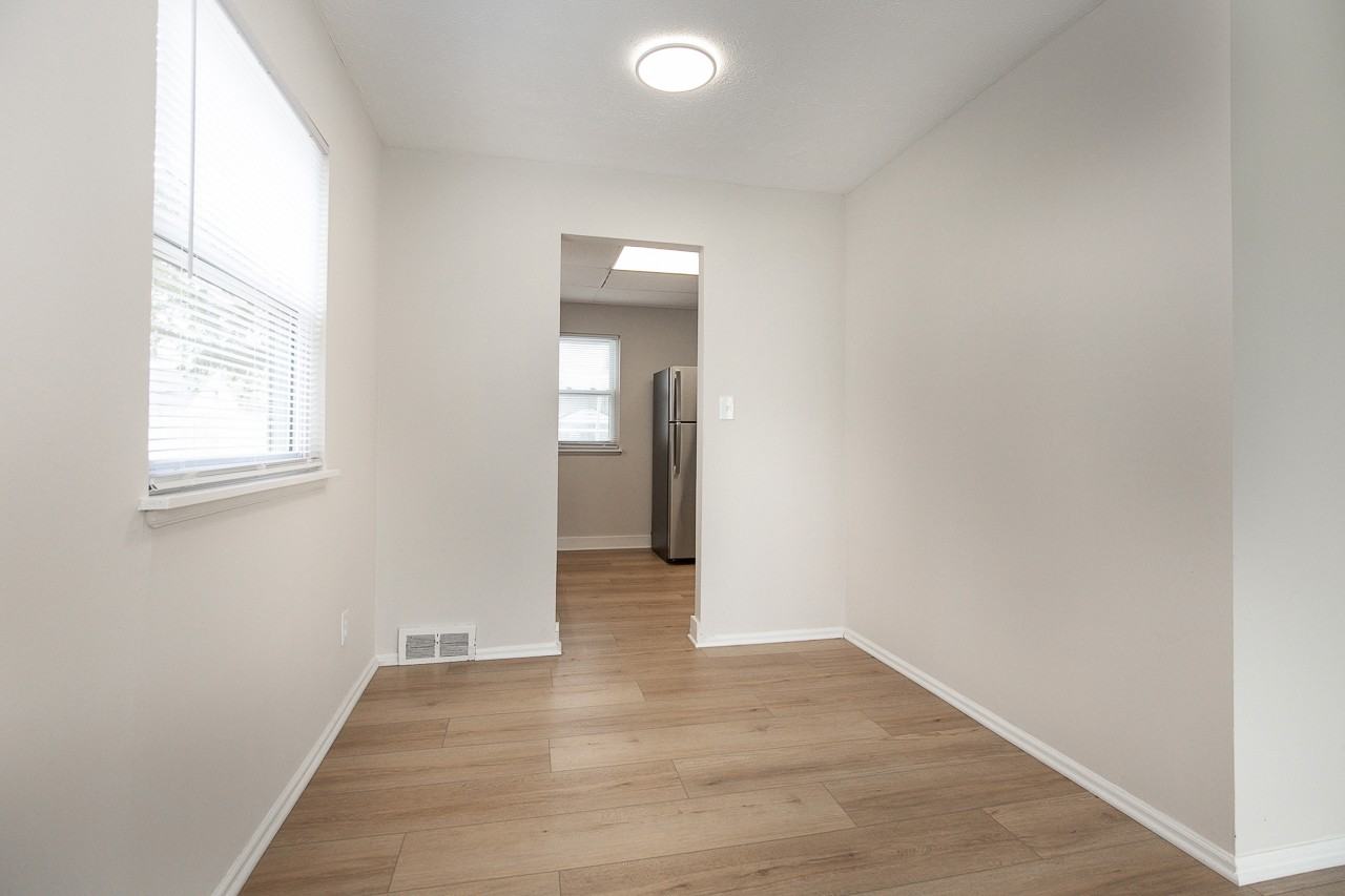 26351 Farringdon Ave - Photo 7 of 22