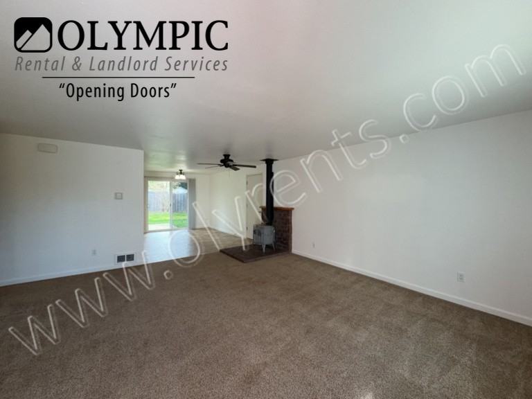 4714 Ridgemont Ct Se - Photo 3 of 20