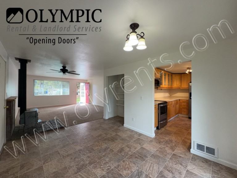 4714 Ridgemont Ct Se - Photo 5 of 20