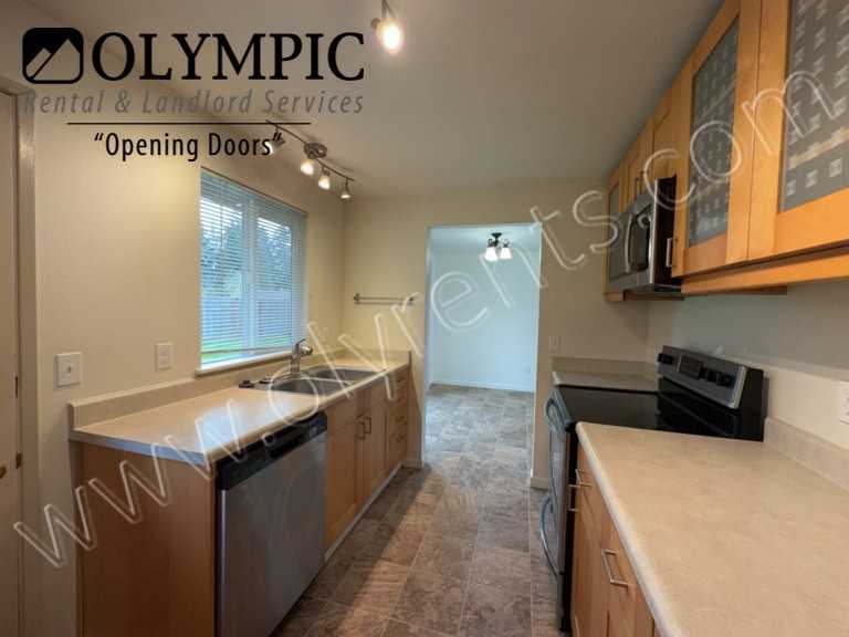 4714 Ridgemont Ct Se - Photo 7 of 20