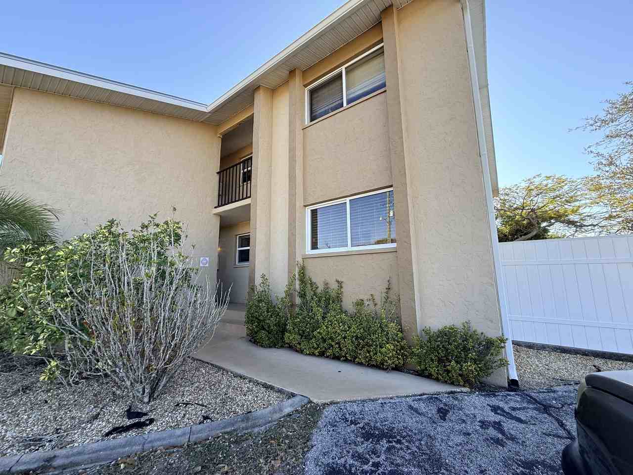 2845 Magdalina Dr - Photo 2 of 15