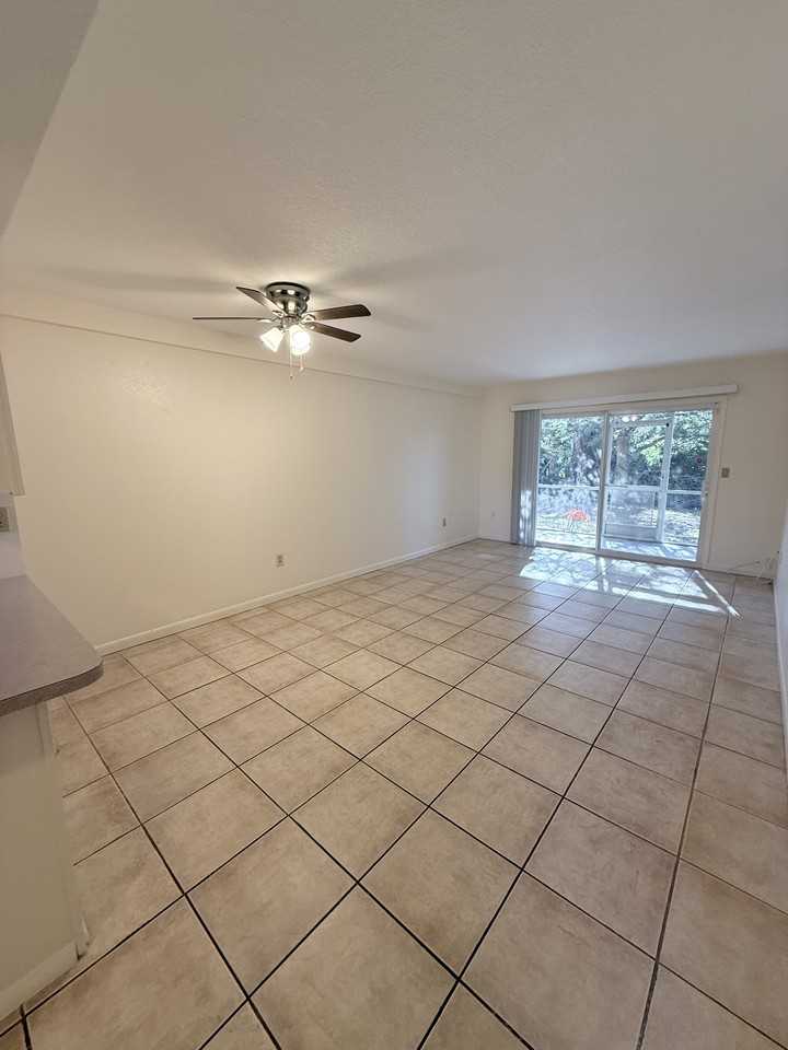 2845 Magdalina Dr - Photo 5 of 15