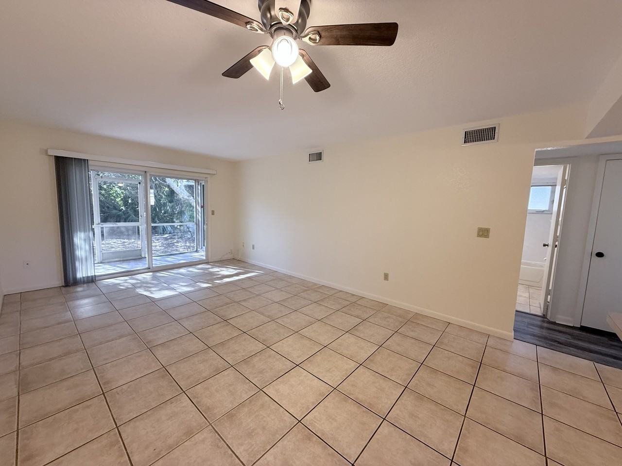 2845 Magdalina Dr - Photo 6 of 15