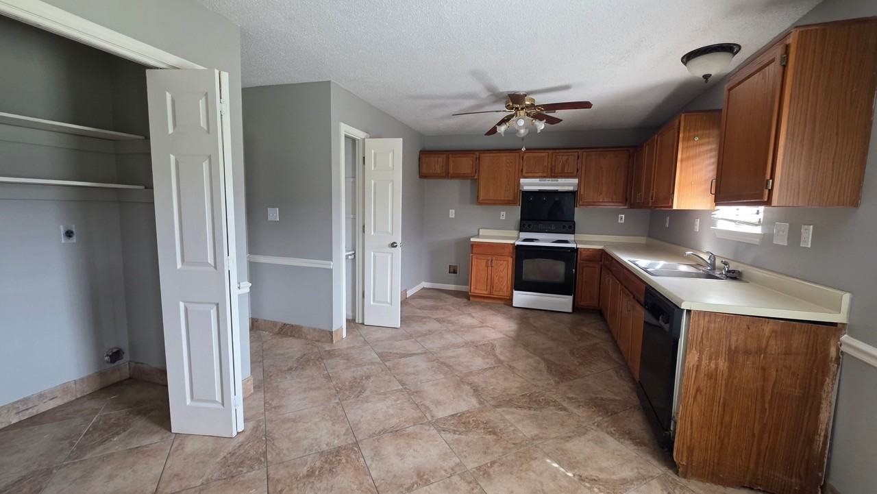 7104 Olive Ridge Dr - Photo 4 of 17