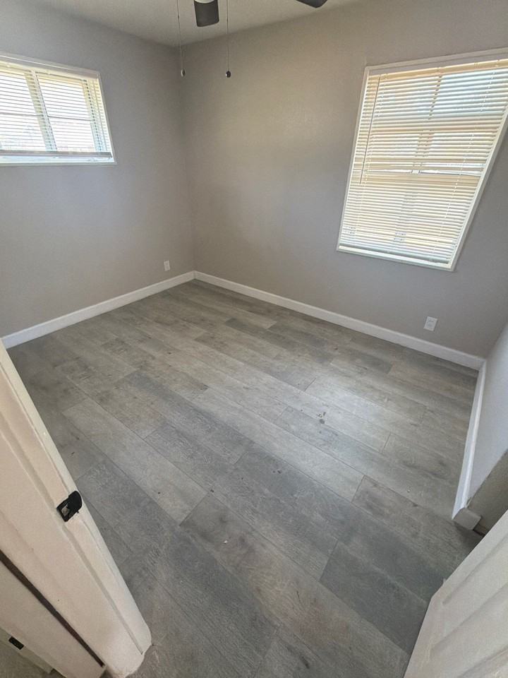 5514 Winchelsea Dr - Photo 2 of 13