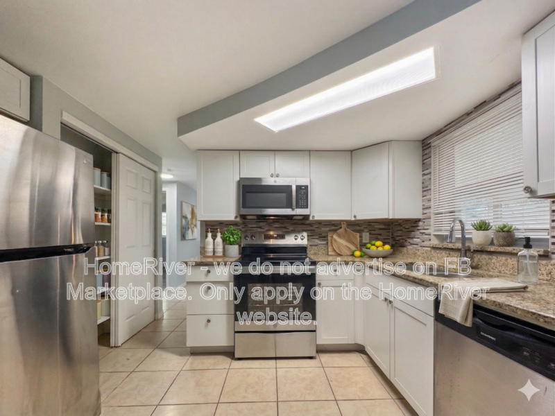 1345 Maybury Dr - Photo 3 of 22