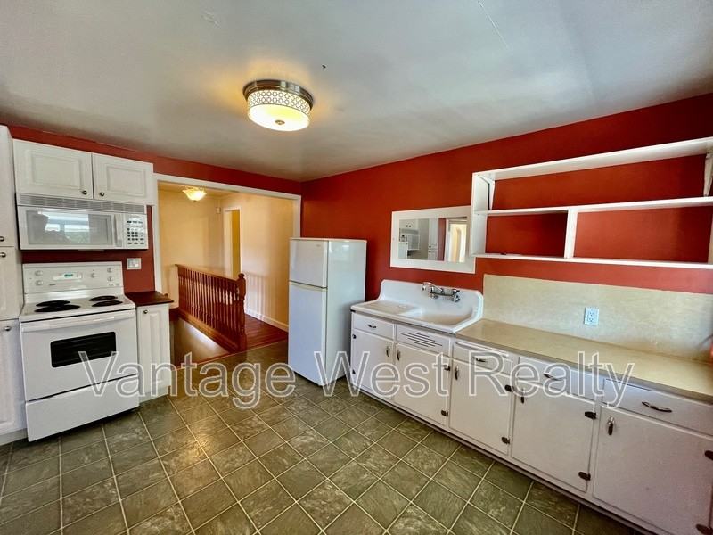 961B Lawson Ave - Photo 3 of 23