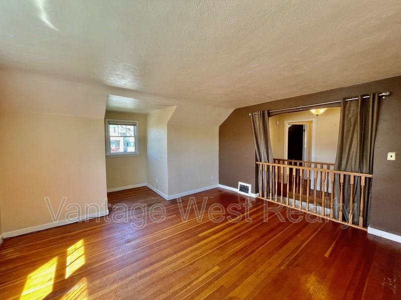 961B Lawson Ave - Photo 7 of 23