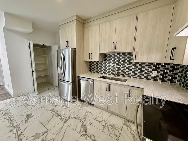 474 Snowsell St N - Photo 3 of 15