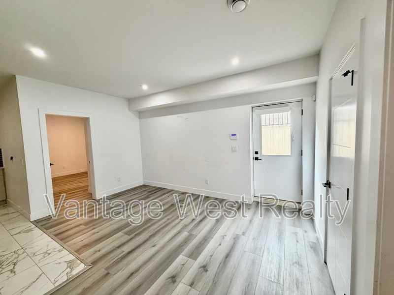 474 Snowsell St N - Photo 6 of 15