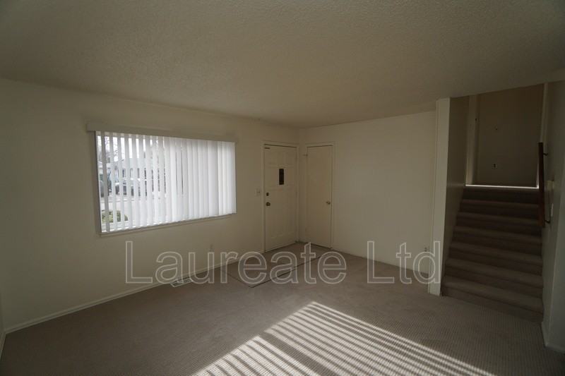 1060 S Newark St - Photo 4 of 26