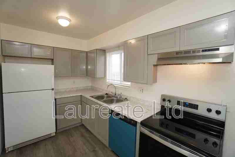 1060 S Newark St - Photo 6 of 26