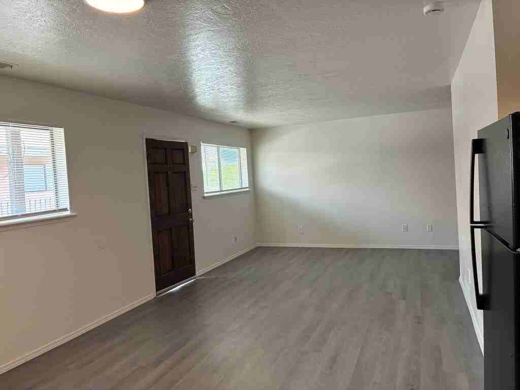 929 Aztec Rd Nw - Photo 3 of 18