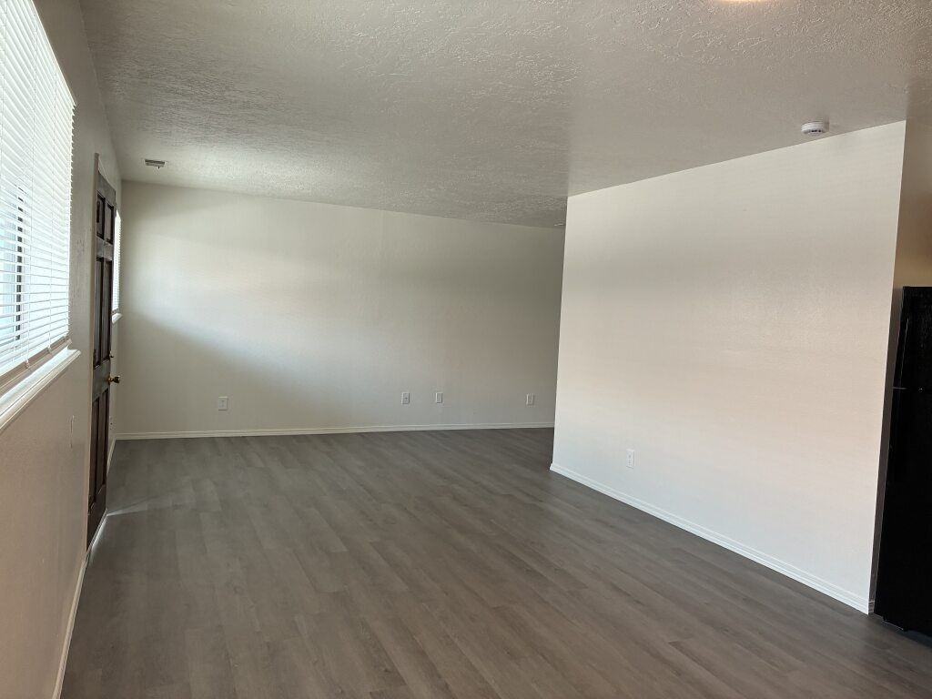 929 Aztec Rd Nw - Photo 6 of 18