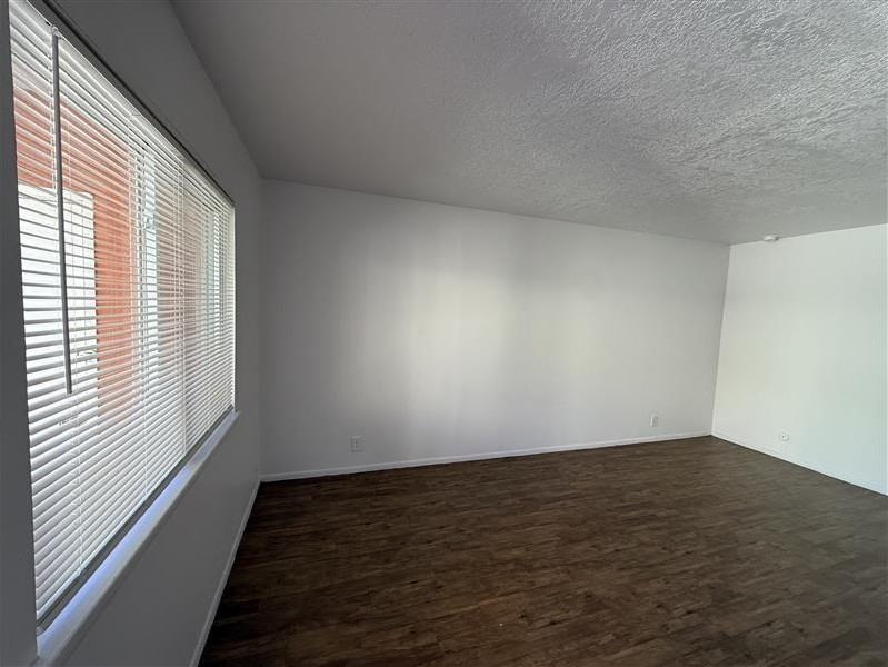 419 Monroe St Ne - Photo 3 of 25