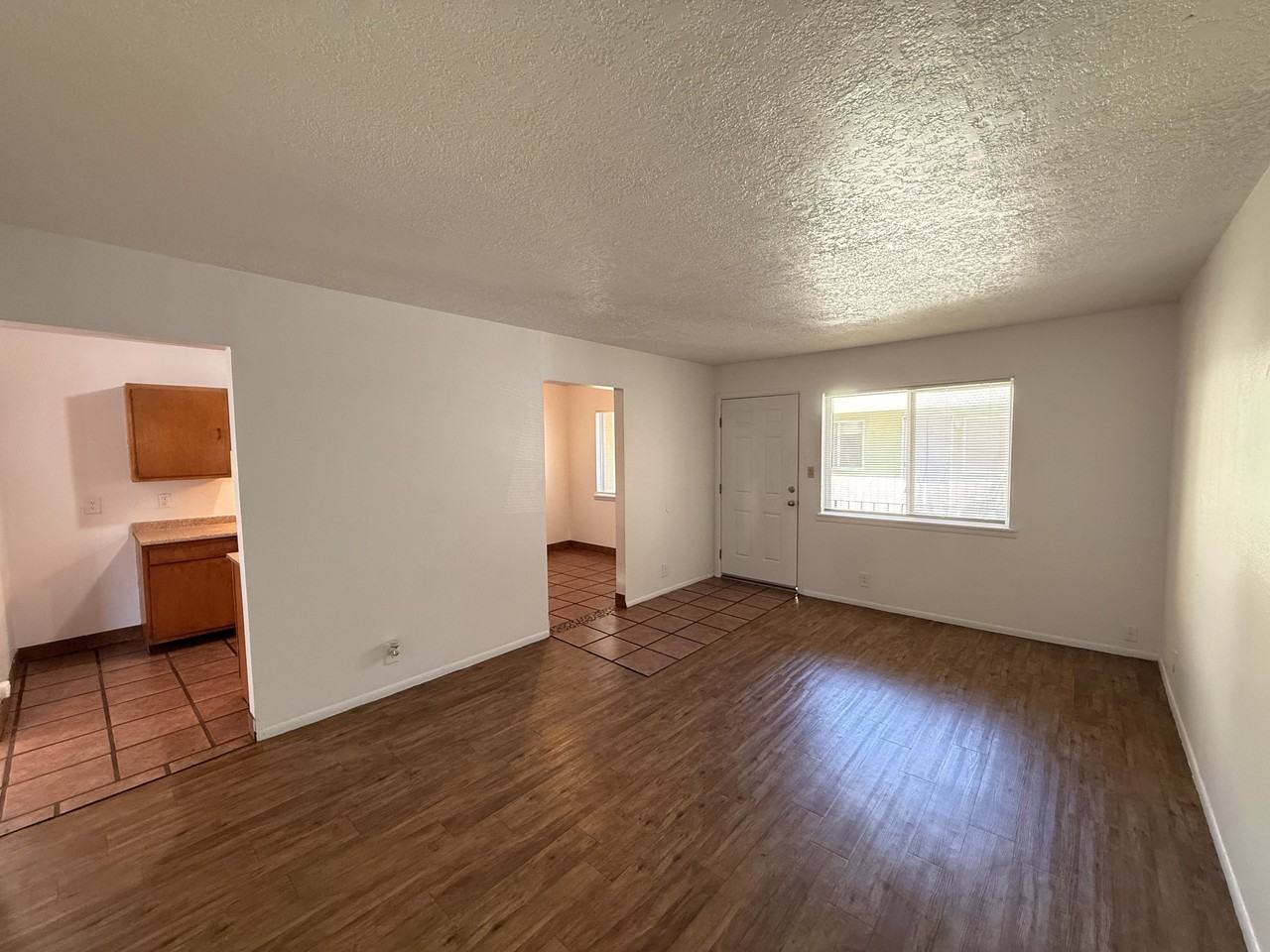 419 Monroe St Ne - Photo 6 of 25