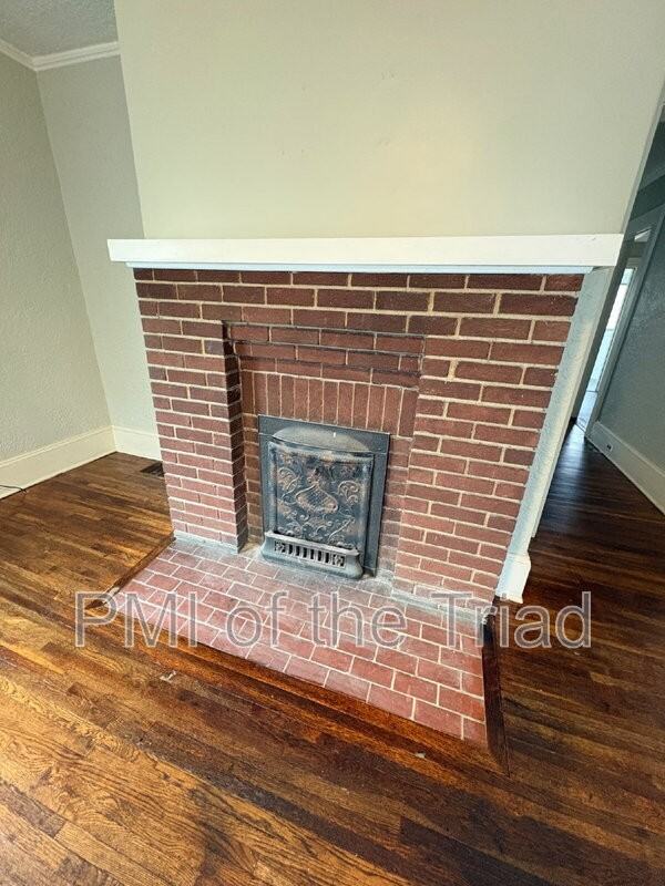 1110 Adams St - Photo 7 of 25