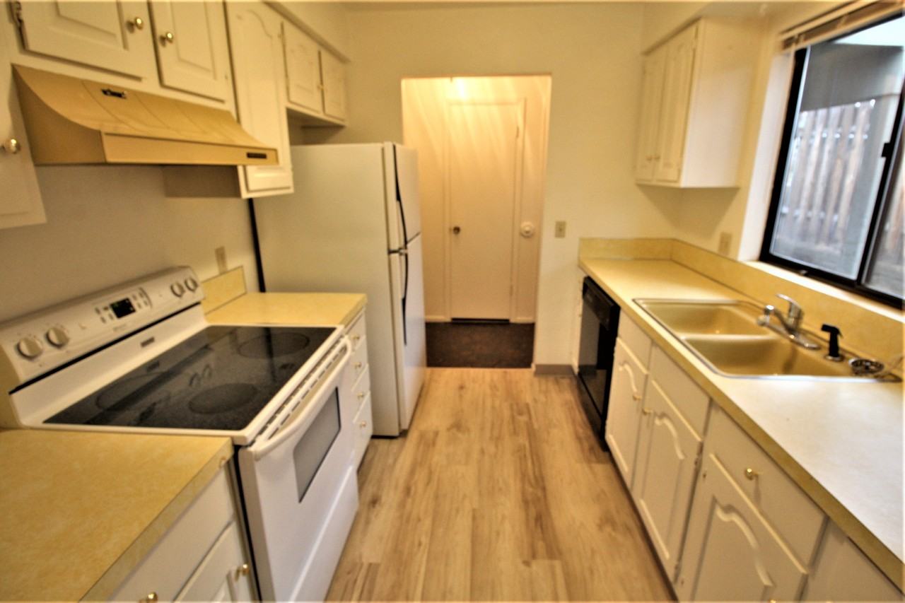 7201 W Amity Rd - Photo 3 of 17