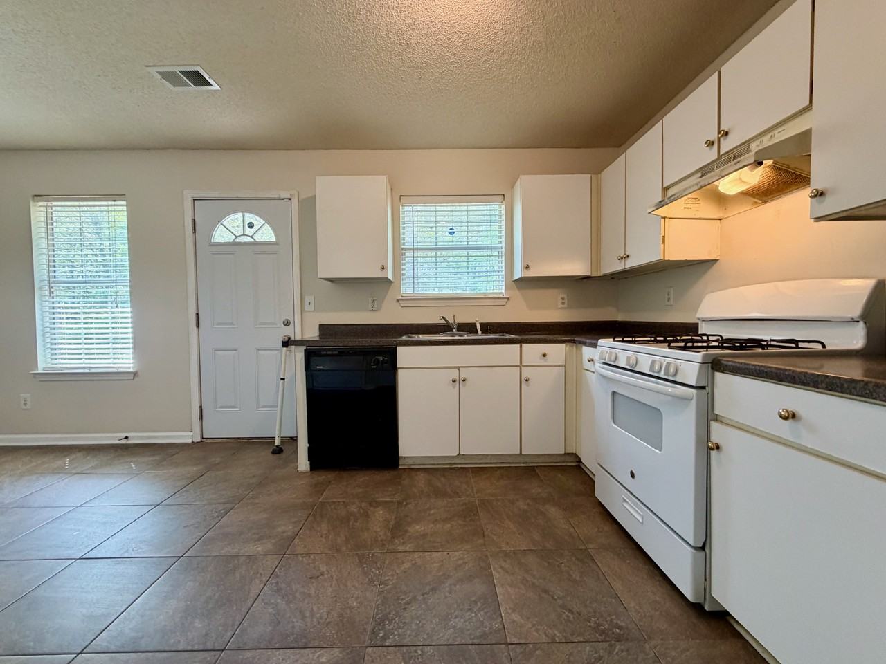 5427 Shirewick Ln - Photo 6 of 31