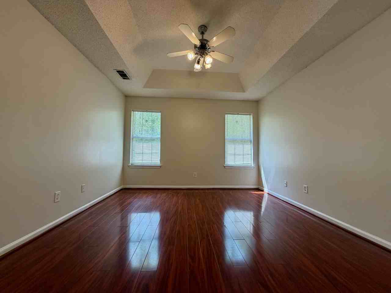 5427 Shirewick Ln - Photo 7 of 31