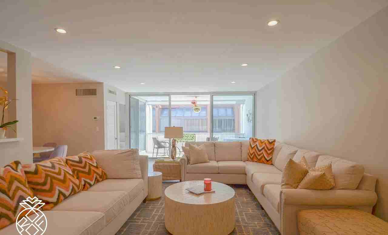 131 N Gale Dr #3 - Photo 2 of 35