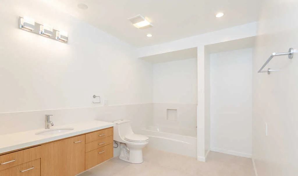 131 N Gale Dr #3 - Photo 6 of 35