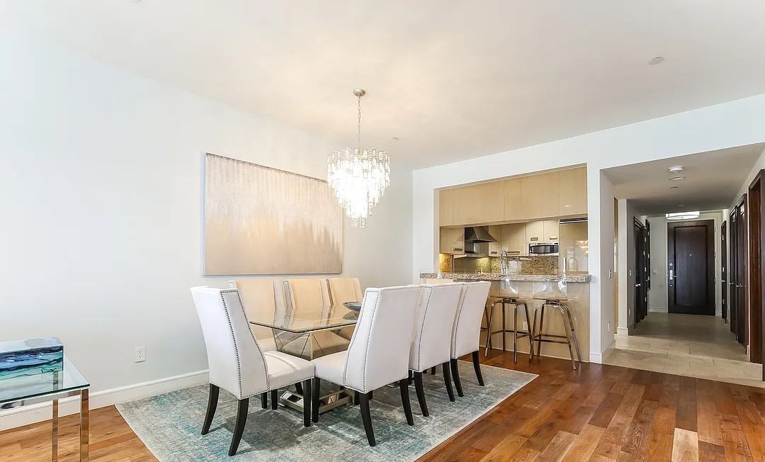 447 N Doheny Dr #303 - Photo 3 of 24