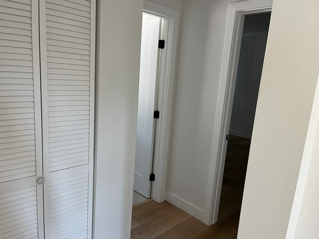 412 S Doheny Dr - Photo 2 of 17