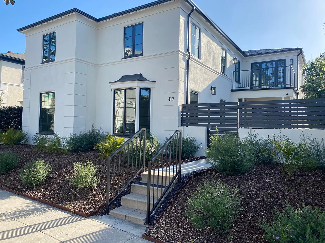 412 S Doheny Dr - Photo 5 of 17