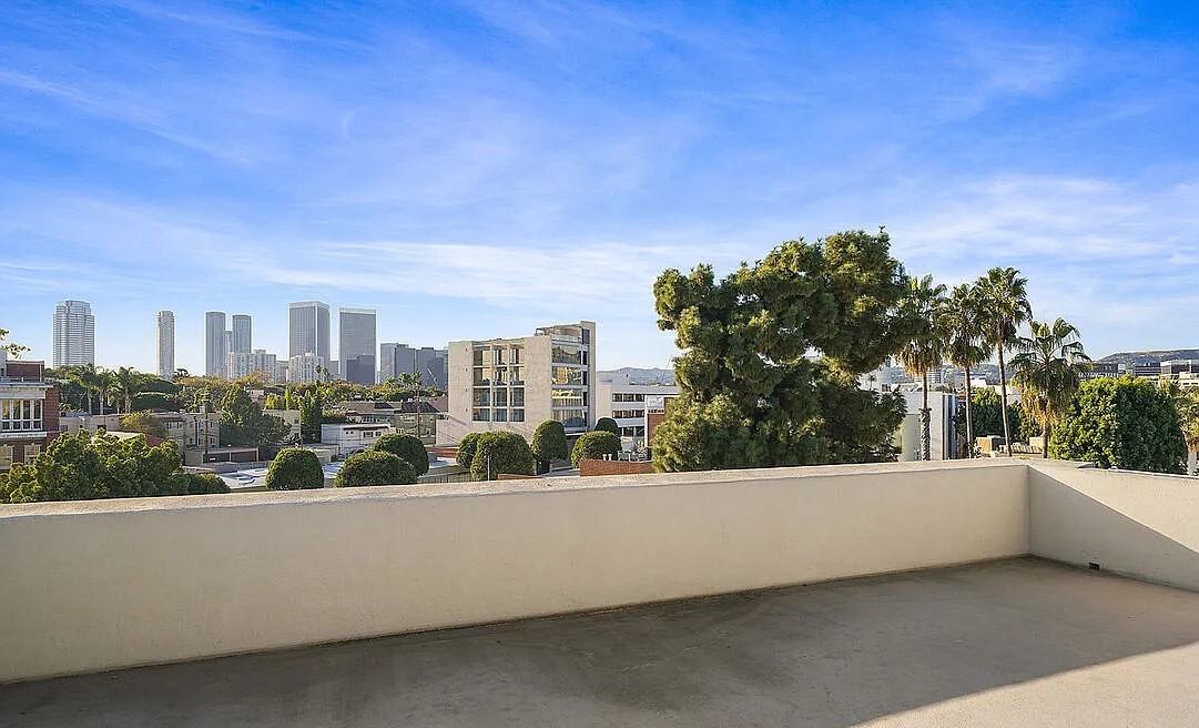 434 S Canon Dr #302 - Photo 6 of 25