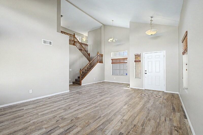 16317 N 152nd Ave - Photo 5 of 41