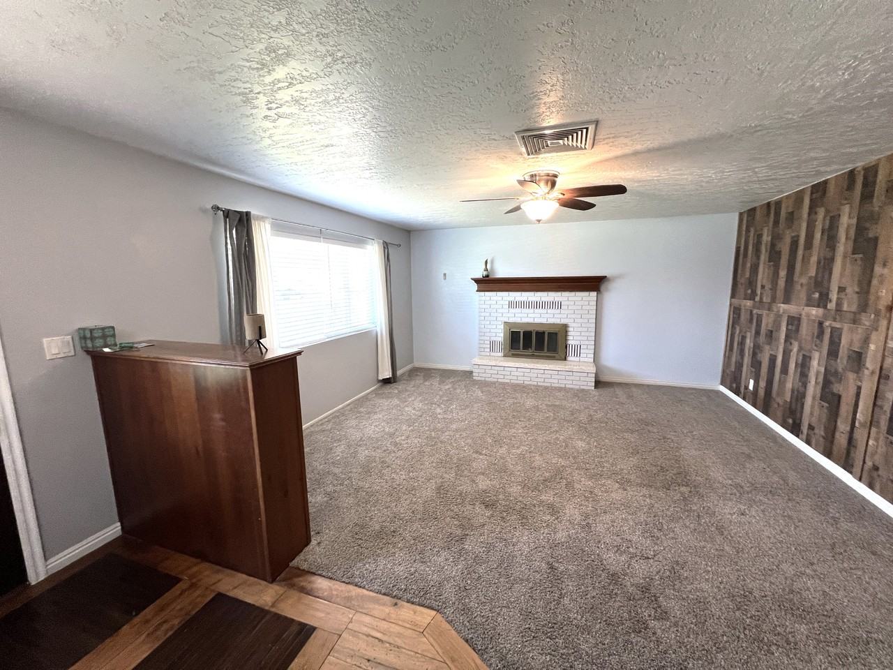 23 Es - Photo 5 of 16